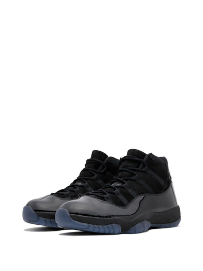 AJ11 Cap And Gown