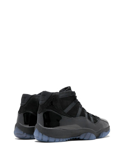 AJ11 Cap And Gown