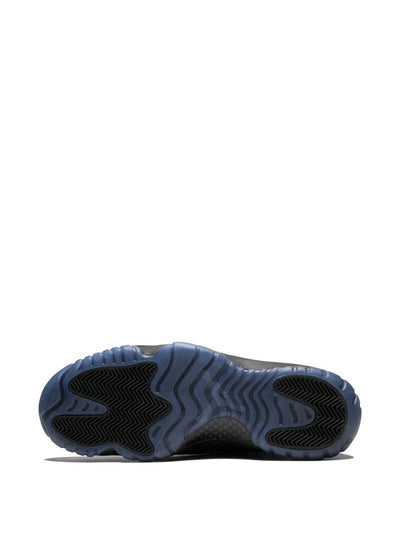 AJ11 Cap And Gown
